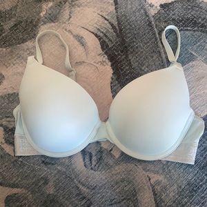 2/$10- PINK VICTORIA’S SECRET- Wear Everywhere Push-Up 34D Seafoam Blue